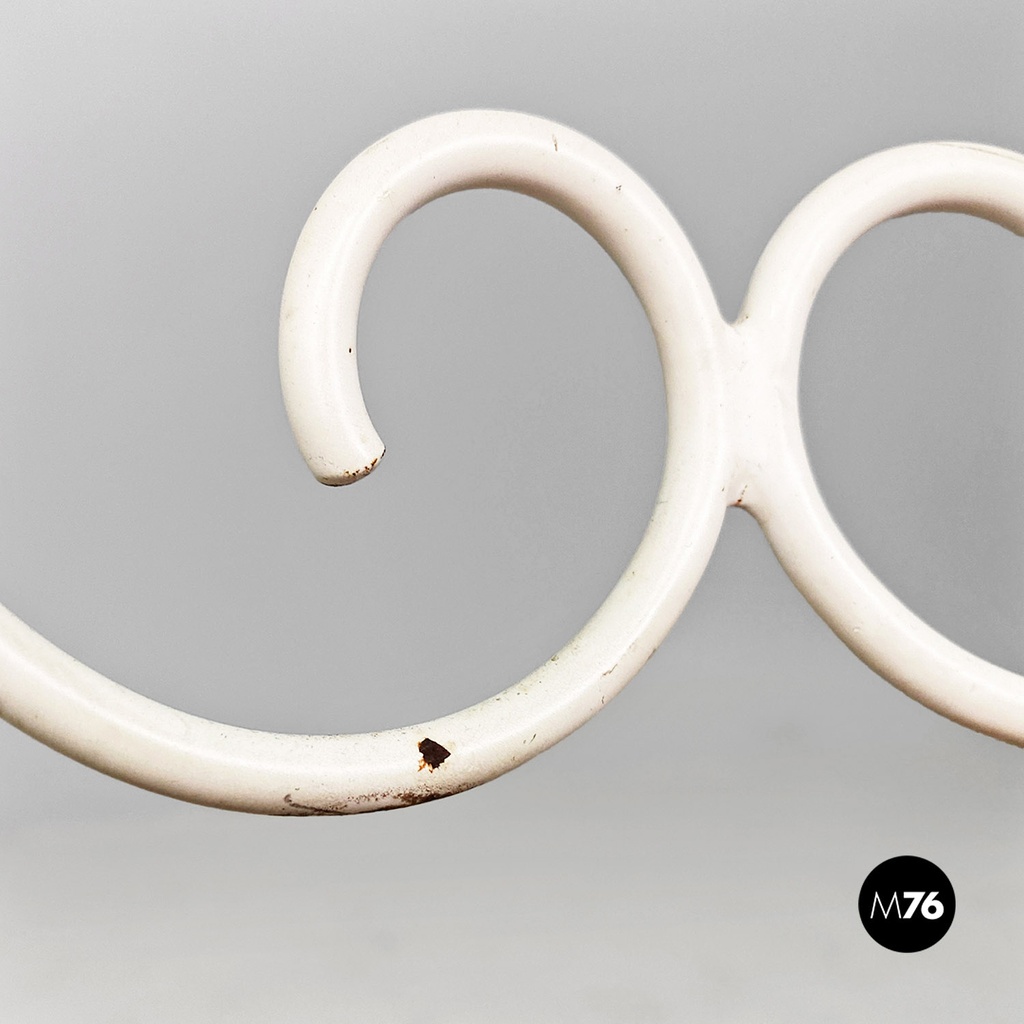 Sedie da giardino in metallo bianco e tessuto magenta, 1960 ca.