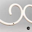 Sedie da giardino in metallo bianco e tessuto magenta, 1960 ca.