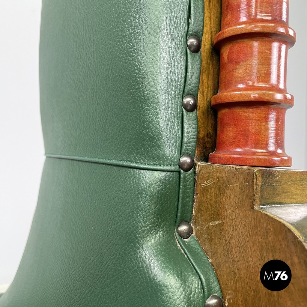 Sedie in pelle verde con decorazioni in legno, 1930 ca.