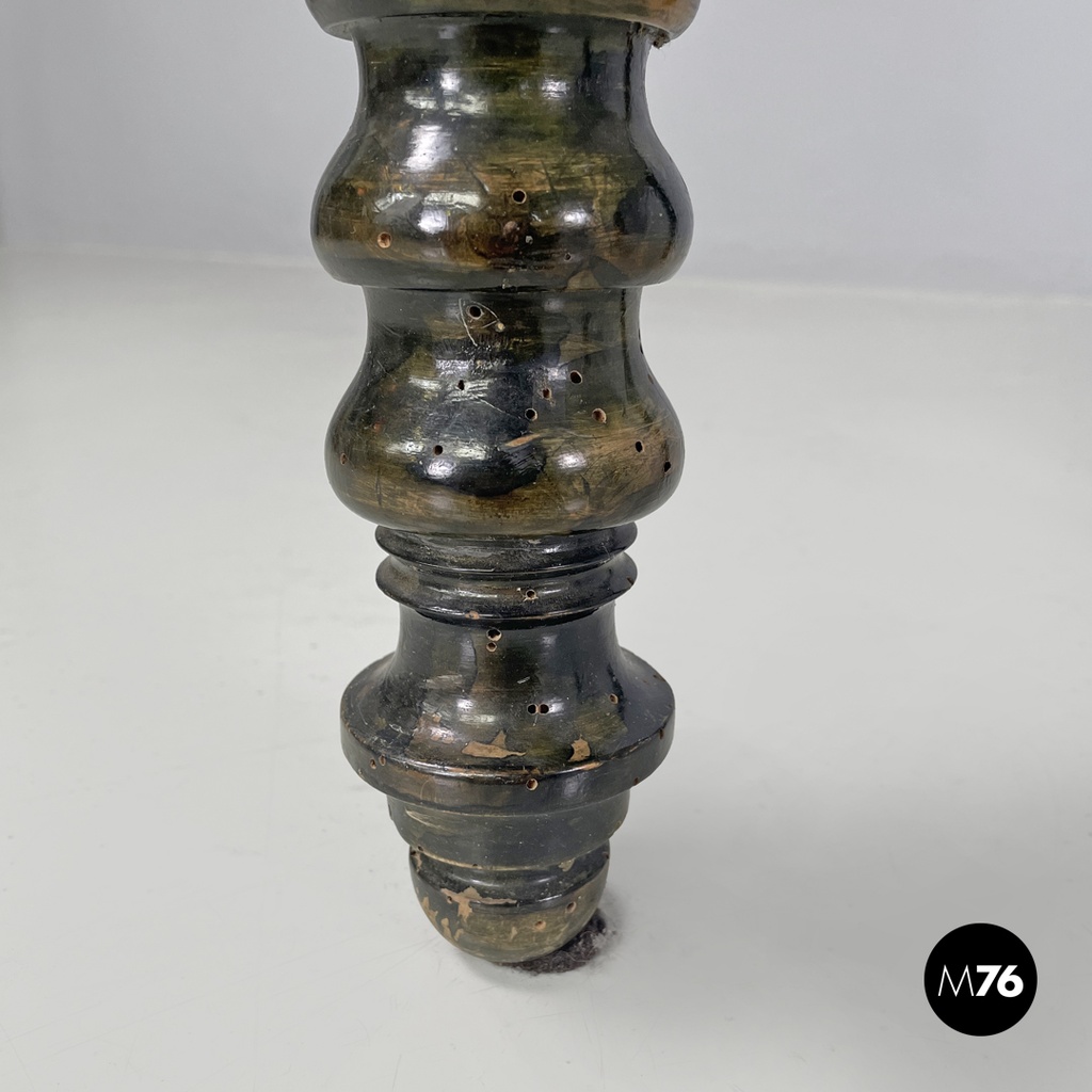 Sedie in pelle verde con decorazioni in legno, 1930 ca.