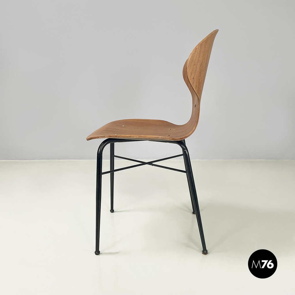 Italian mid-century modern Chair in curved wood and black metal, 1960s