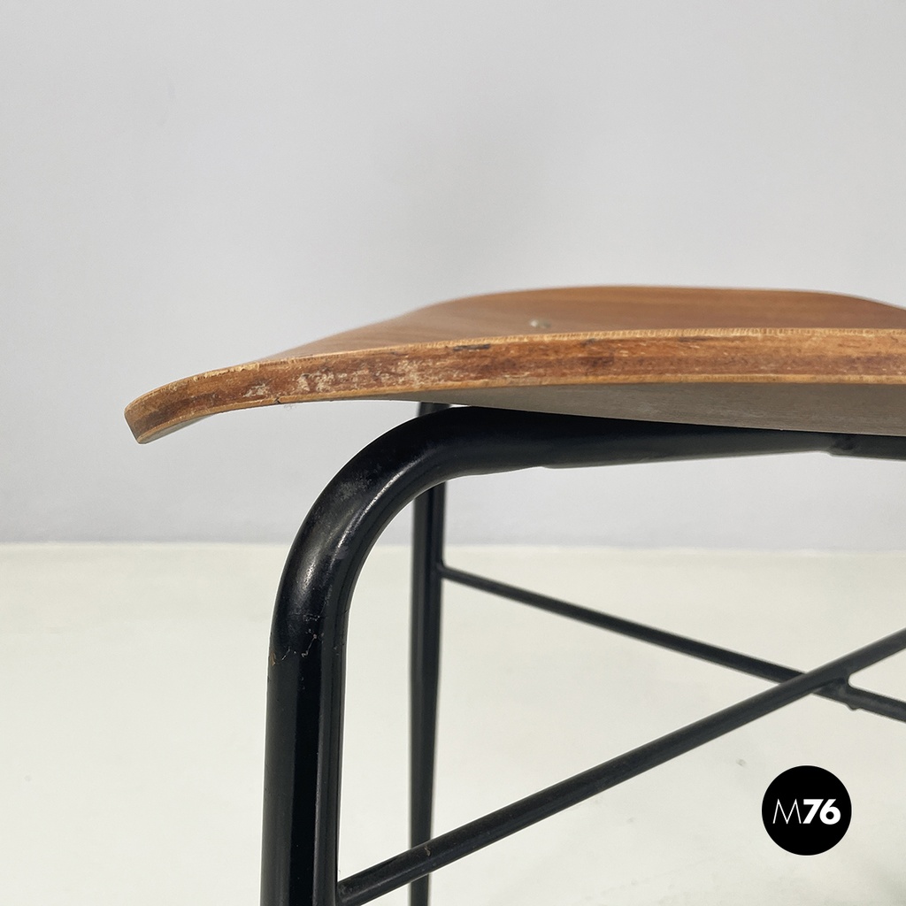 Italian mid-century modern Chair in curved wood and black metal, 1960s