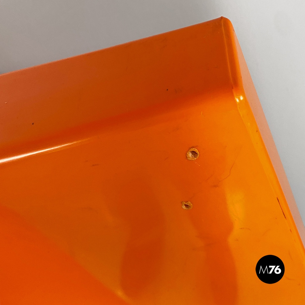 Mensole in plastica arancione di Marcello Siard per Kartell, 1970 ca.