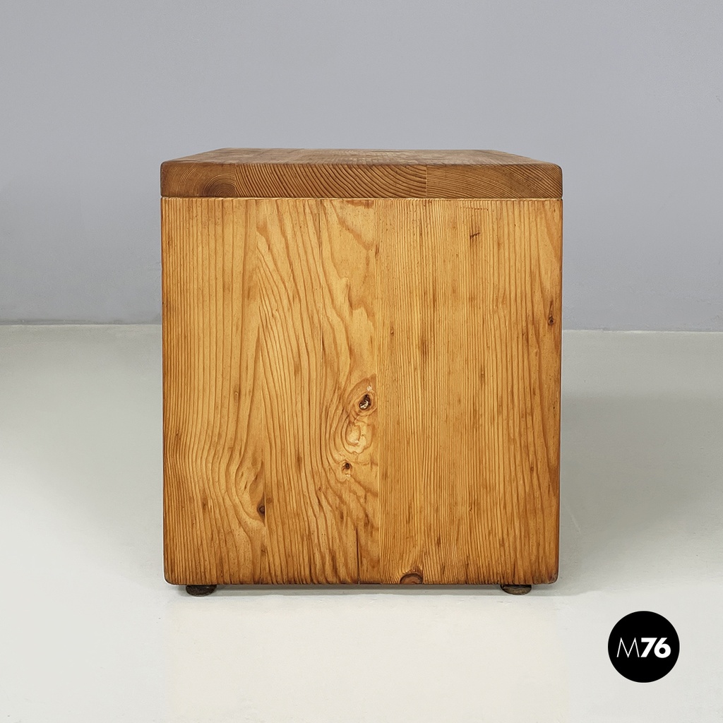 Sgabelli in legno, 1970 ca.