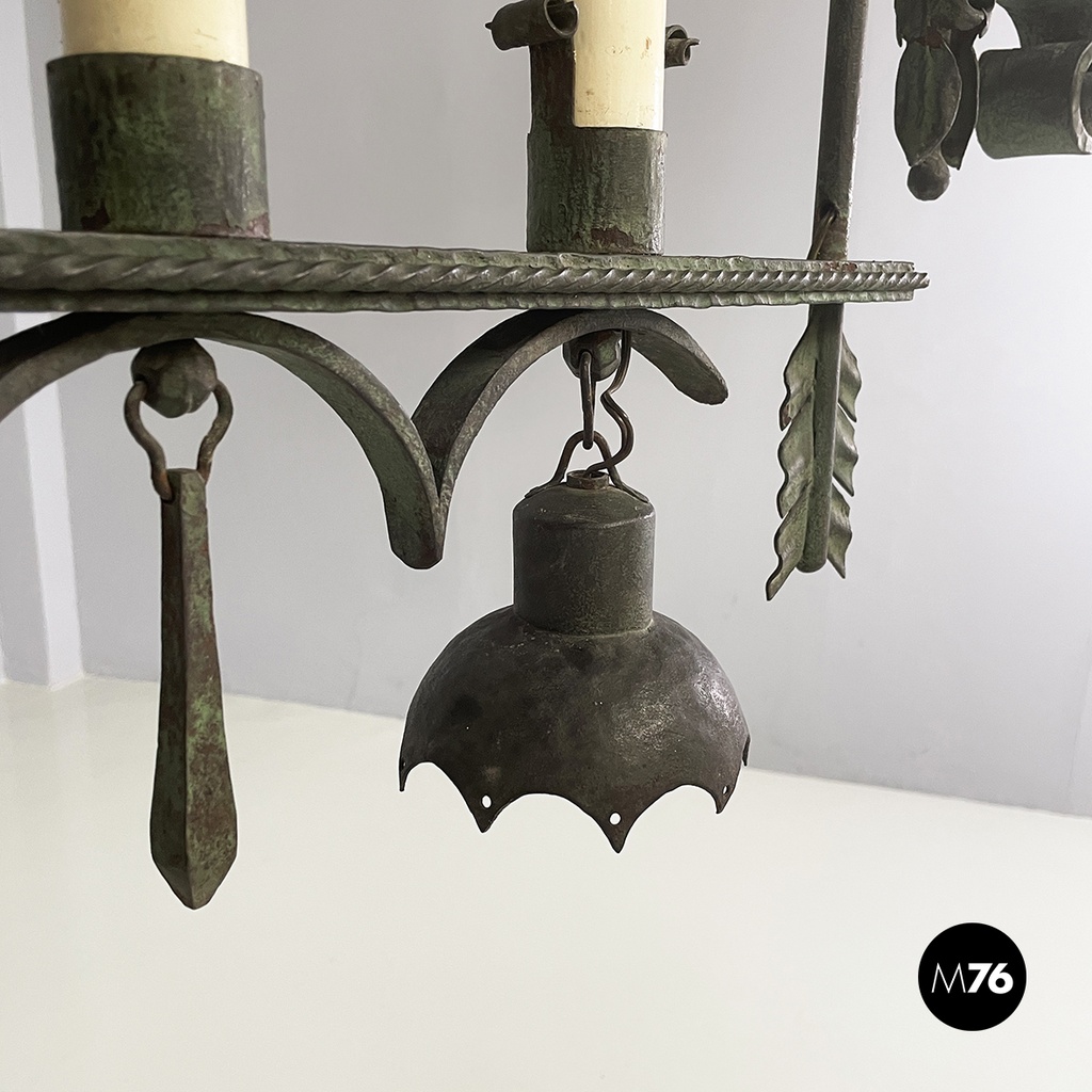 Italian antique Chandelier with eight lights in crafted wrought iron, 1930s