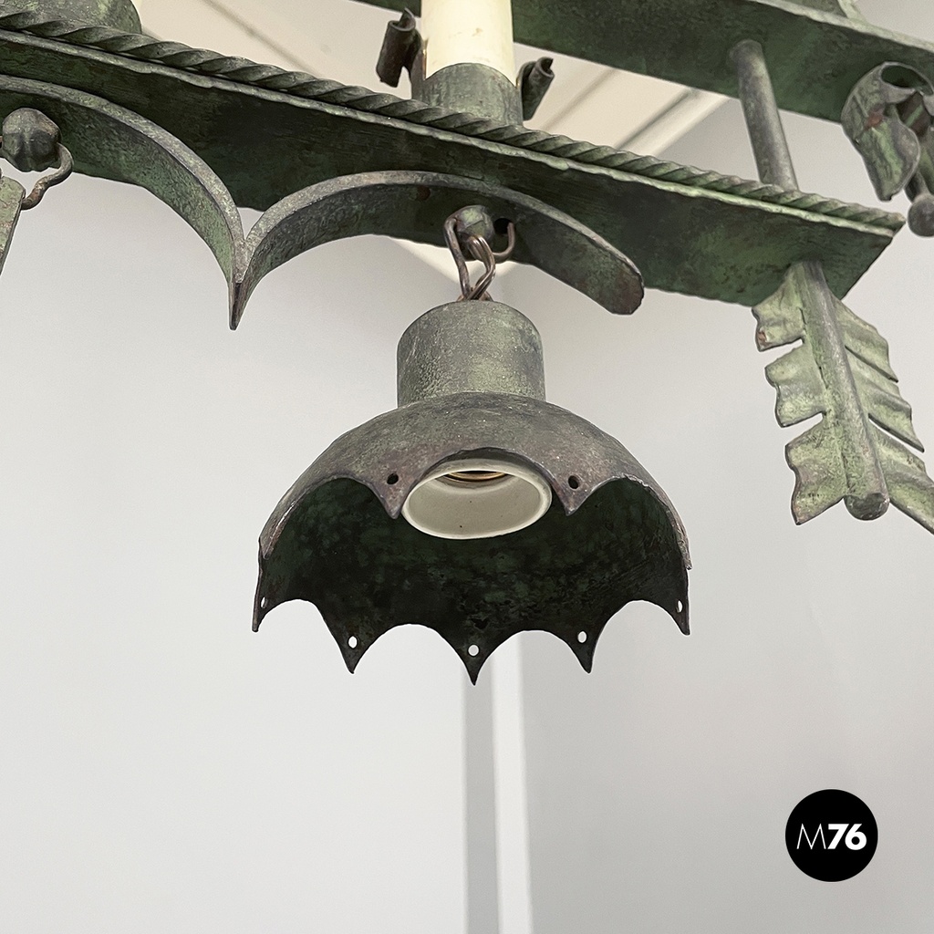 Italian antique Chandelier with eight lights in crafted wrought iron, 1930s