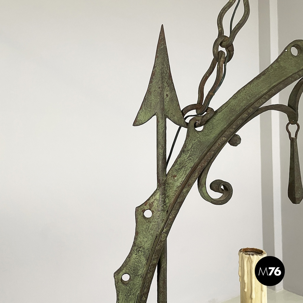 Italian antique Chandelier with eight lights in crafted wrought iron, 1930s