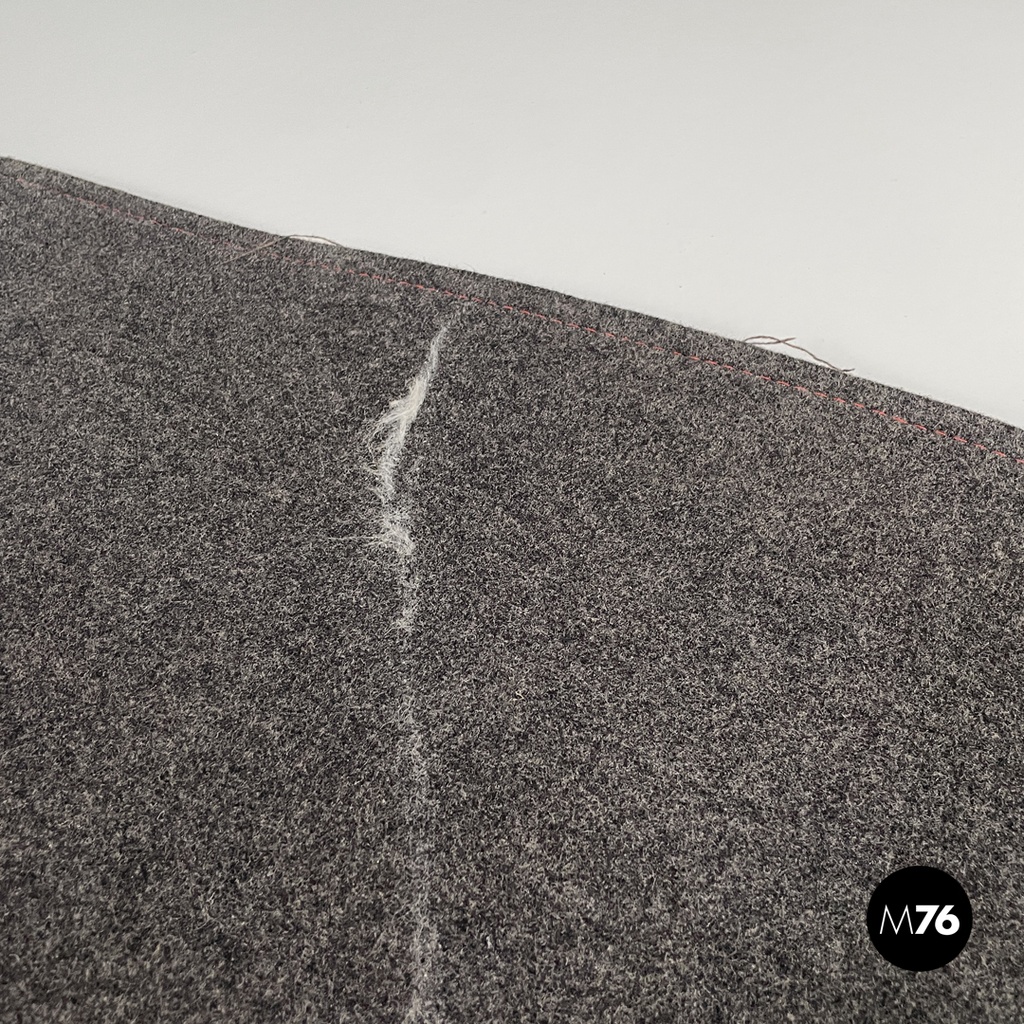 Italian postmodern rectangular grey felt rug red circle Riccardo Fattori, 2000s