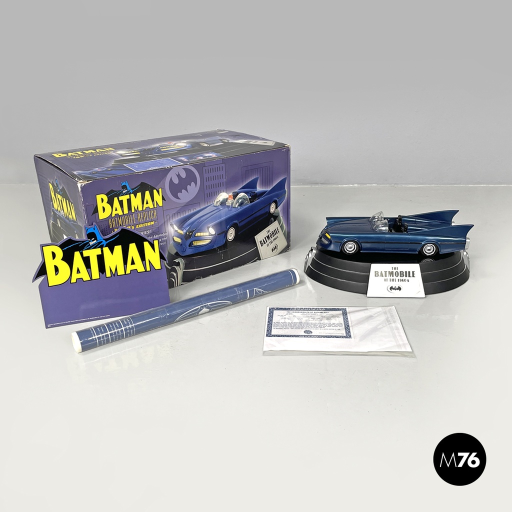 American limited edition Batmobile 60s model replica 0262/1500 DC Direct, 2000s