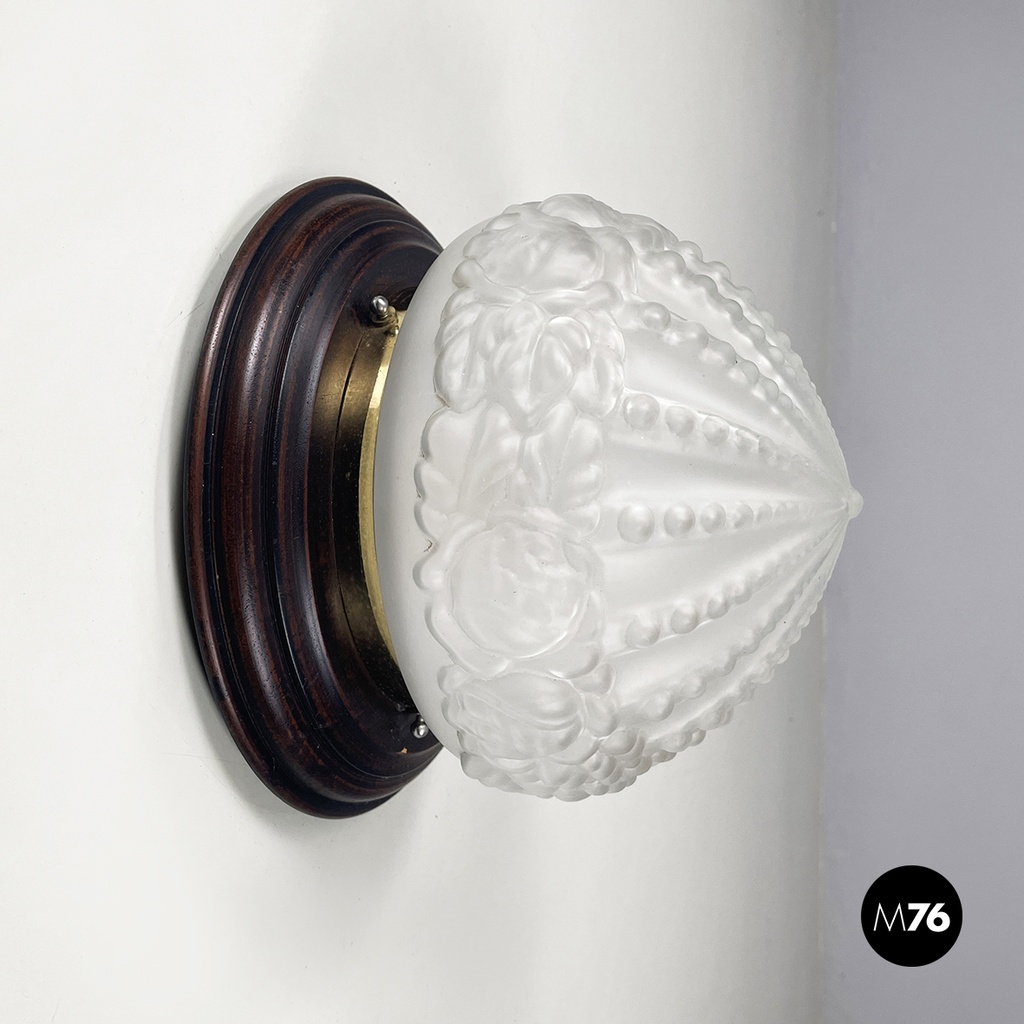 Italian art deco Wall lamp in crafted glass, wood and brass, 1930-1940s