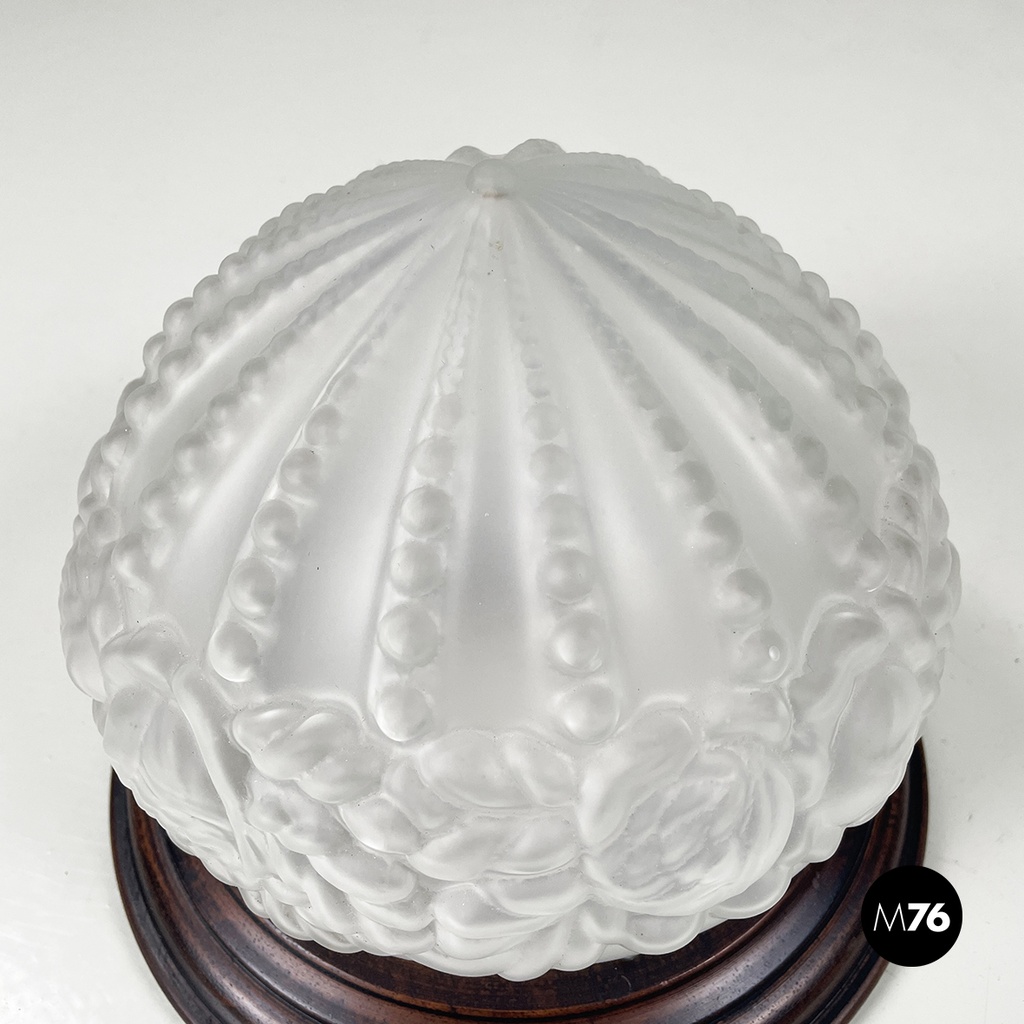 Italian art deco Wall lamp in crafted glass, wood and brass, 1930-1940s