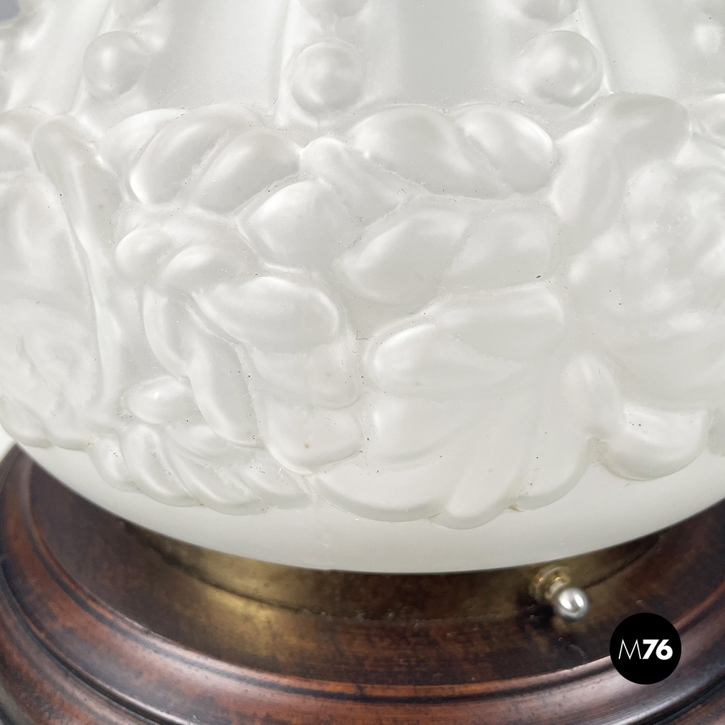 Italian art deco Wall lamp in crafted glass, wood and brass, 1930-1940s