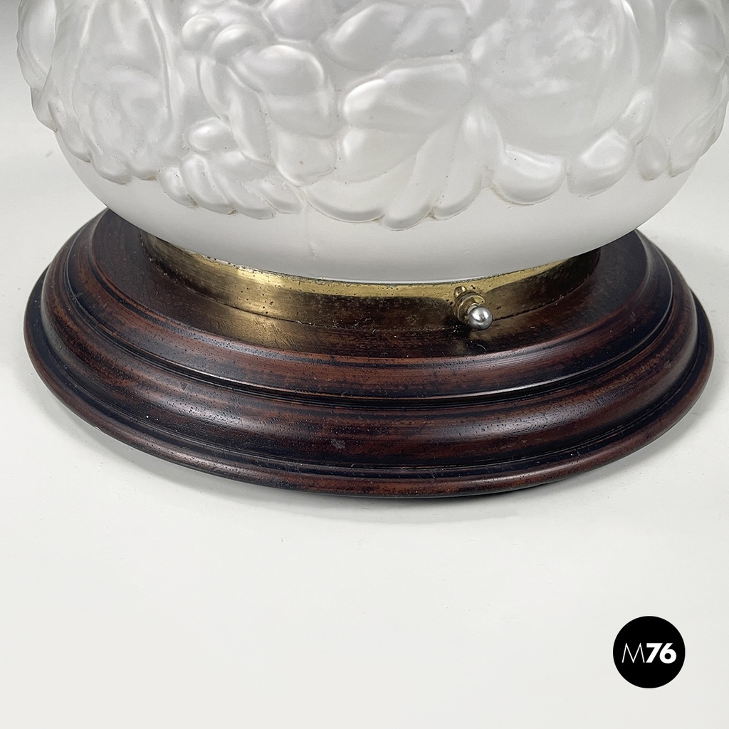 Italian art deco Wall lamp in crafted glass, wood and brass, 1930-1940s