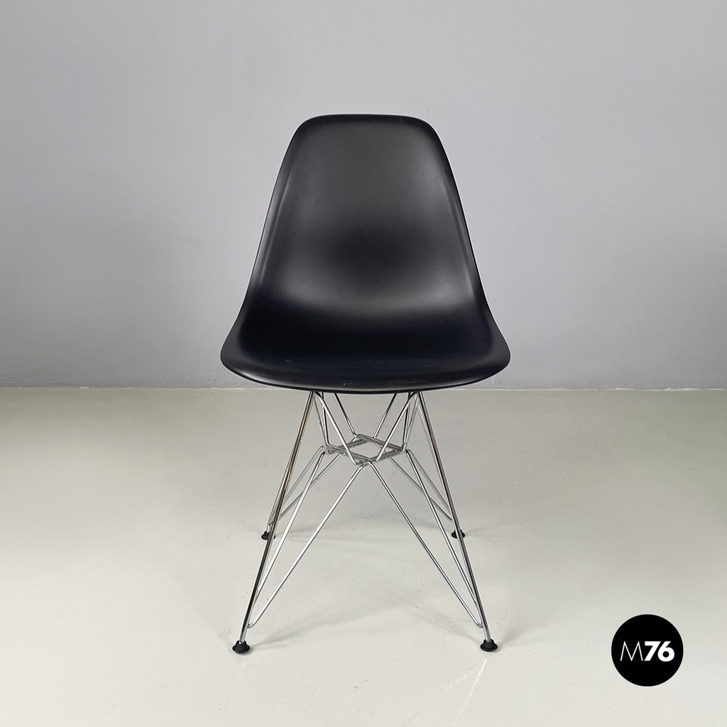 Italian modern Black plastic chairs by Charles and Ray Eames for Vitra, 2017