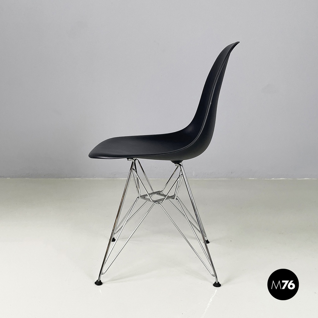 Italian modern Black plastic chairs by Charles and Ray Eames for Vitra, 2017