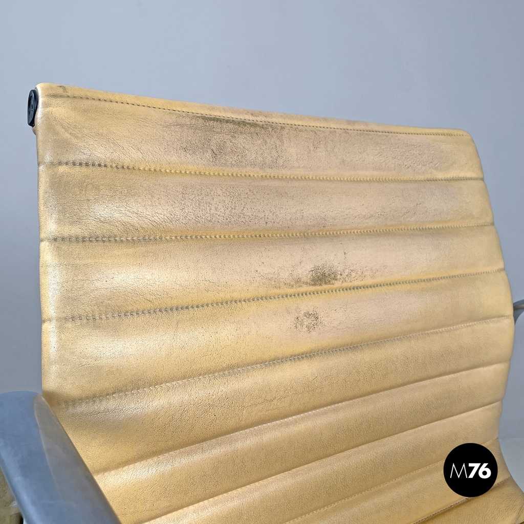 Italian modern salmon pink leather swivel office chair by Eames for ICF, 1970s