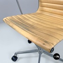 Italian modern salmon pink leather swivel office chair by Eames for ICF, 1970s