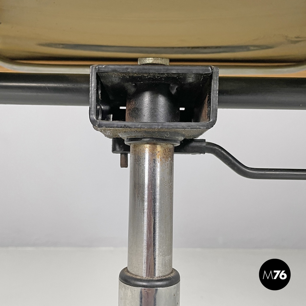 Italian modern salmon pink leather swivel office chair by Eames for ICF, 1970s