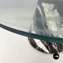 Italian modern Round coffee table in marble and glass, 1980s