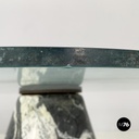 Italian modern Round coffee table in marble and glass, 1980s