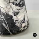 Italian modern Round coffee table in marble and glass, 1980s