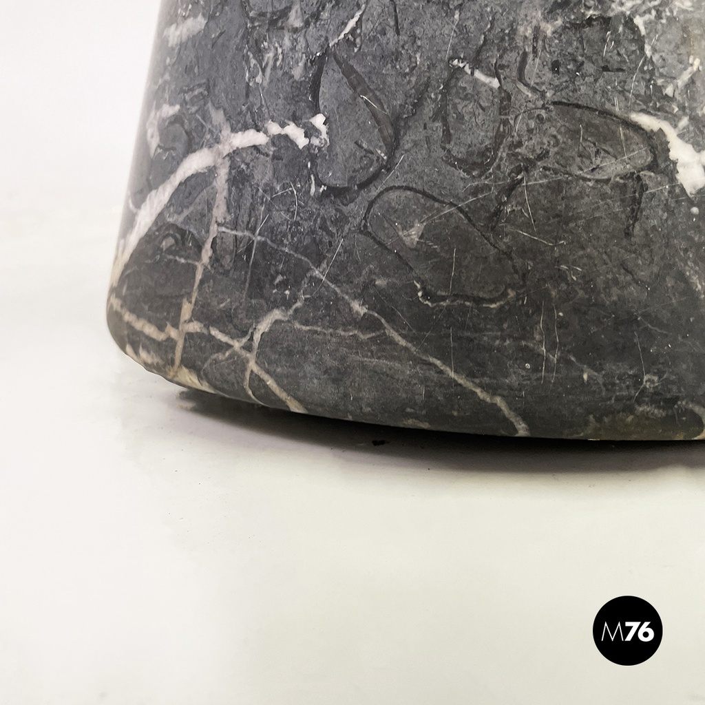 Italian modern Round coffee table in marble and glass, 1980s