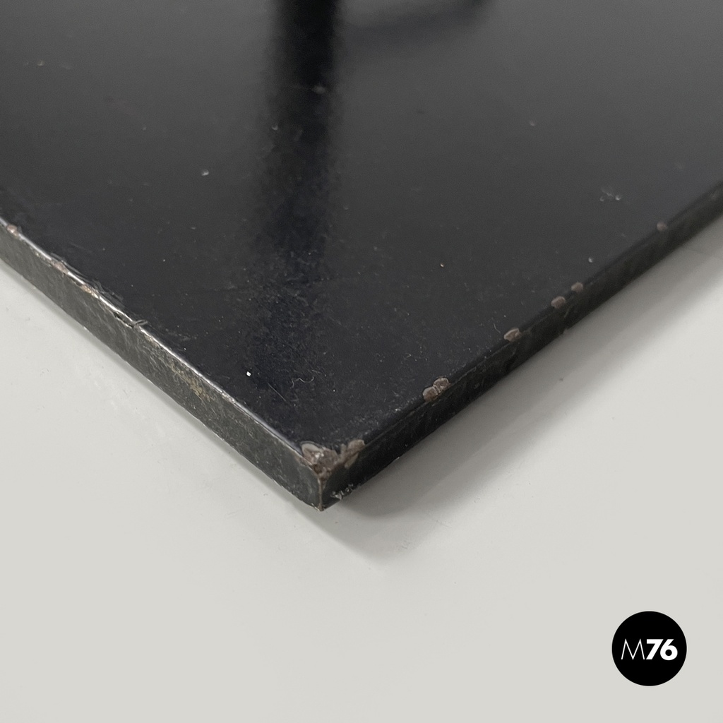 Italian modern floor lamp Kasuko in red metal by De Pas D’Urbino Lomazzi, 1970s