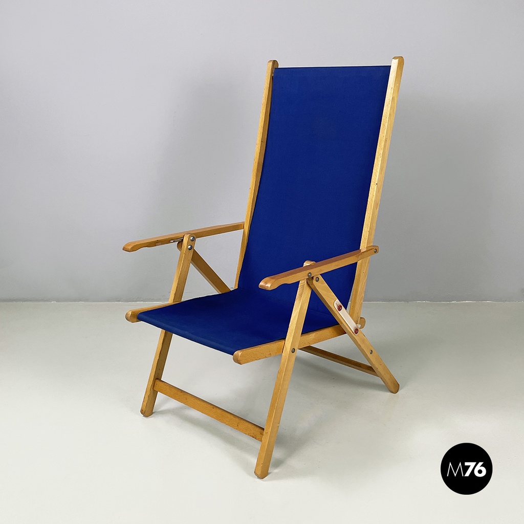 Italian mid-century Deck chair in blue fabric and wood by fratelli Reguitti 1960