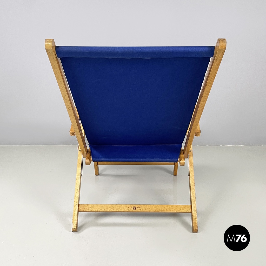 Italian mid-century Deck chair in blue fabric and wood by fratelli Reguitti 1960