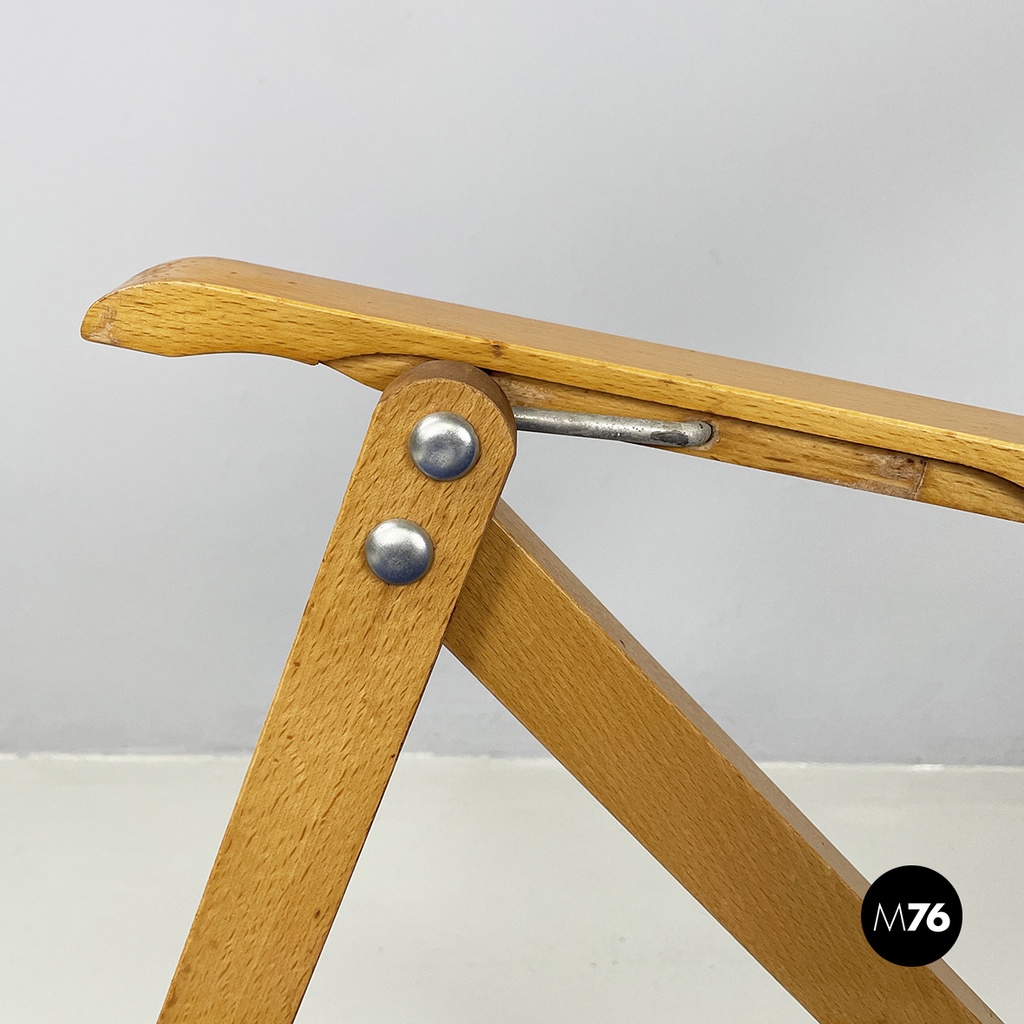 Italian mid-century Deck chair in blue fabric and wood by fratelli Reguitti 1960