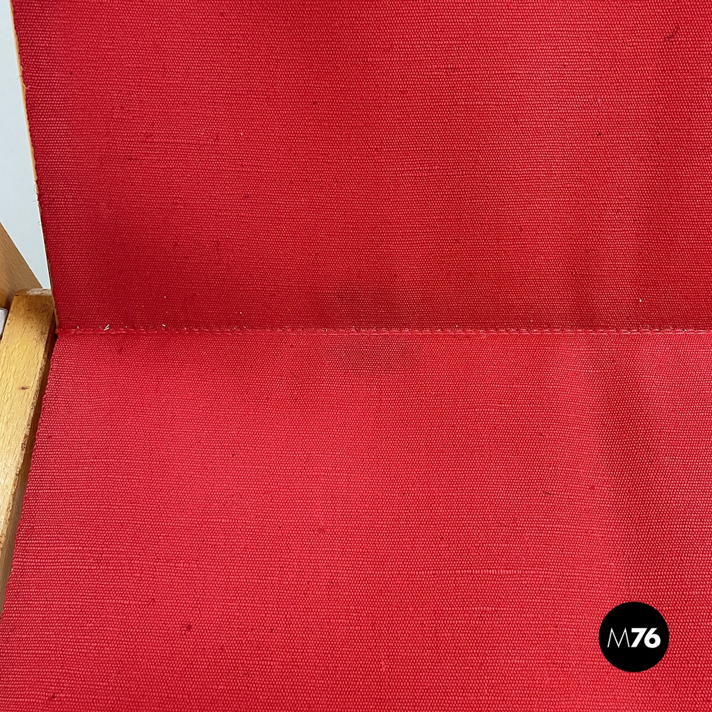 Italian mid-century Deck chair in red fabric and wood by fratelli Reguitti 1960s