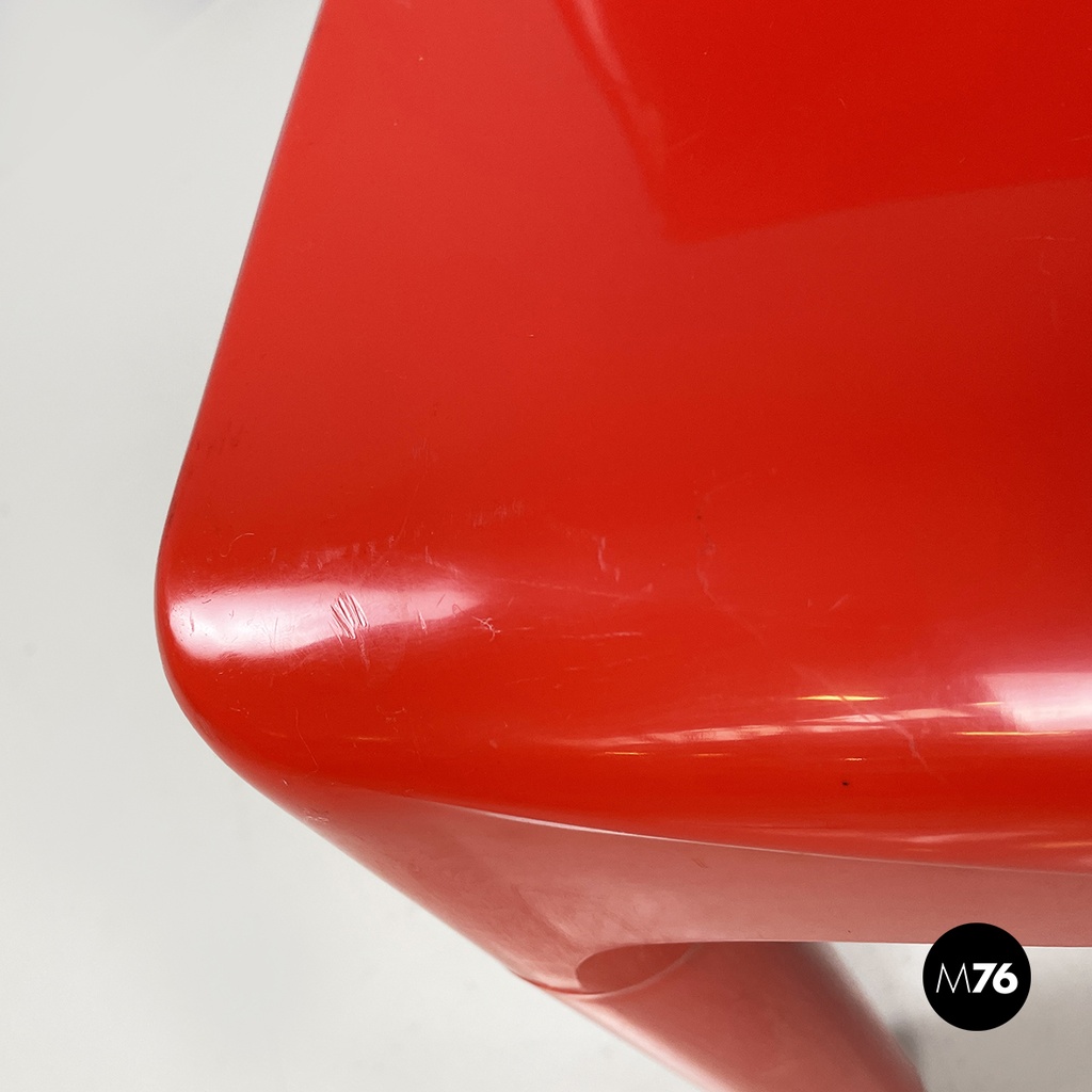 Italian modern red plastic chairs 1050 by Marcello Siard for Longato, 1970s