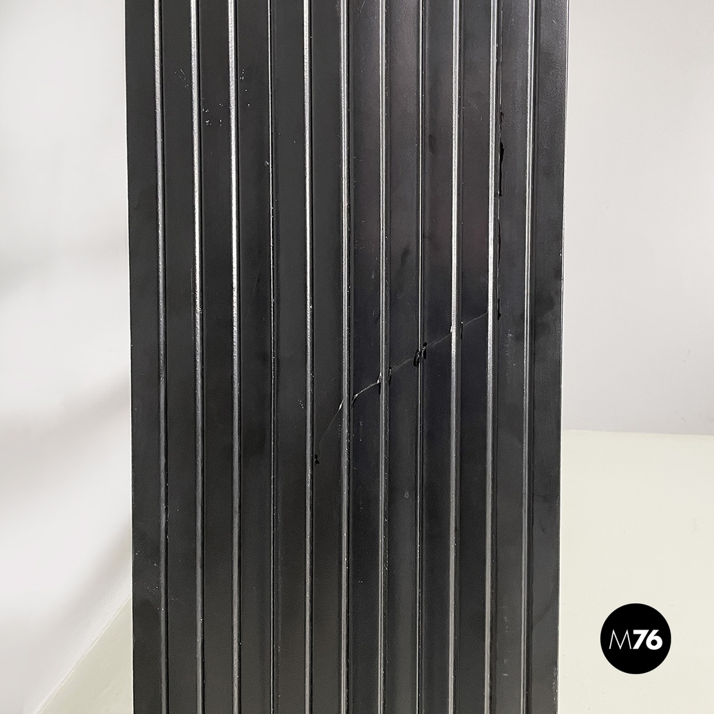 Italian modern Self-supporting bookcases in black plastic by Robots, 1990s