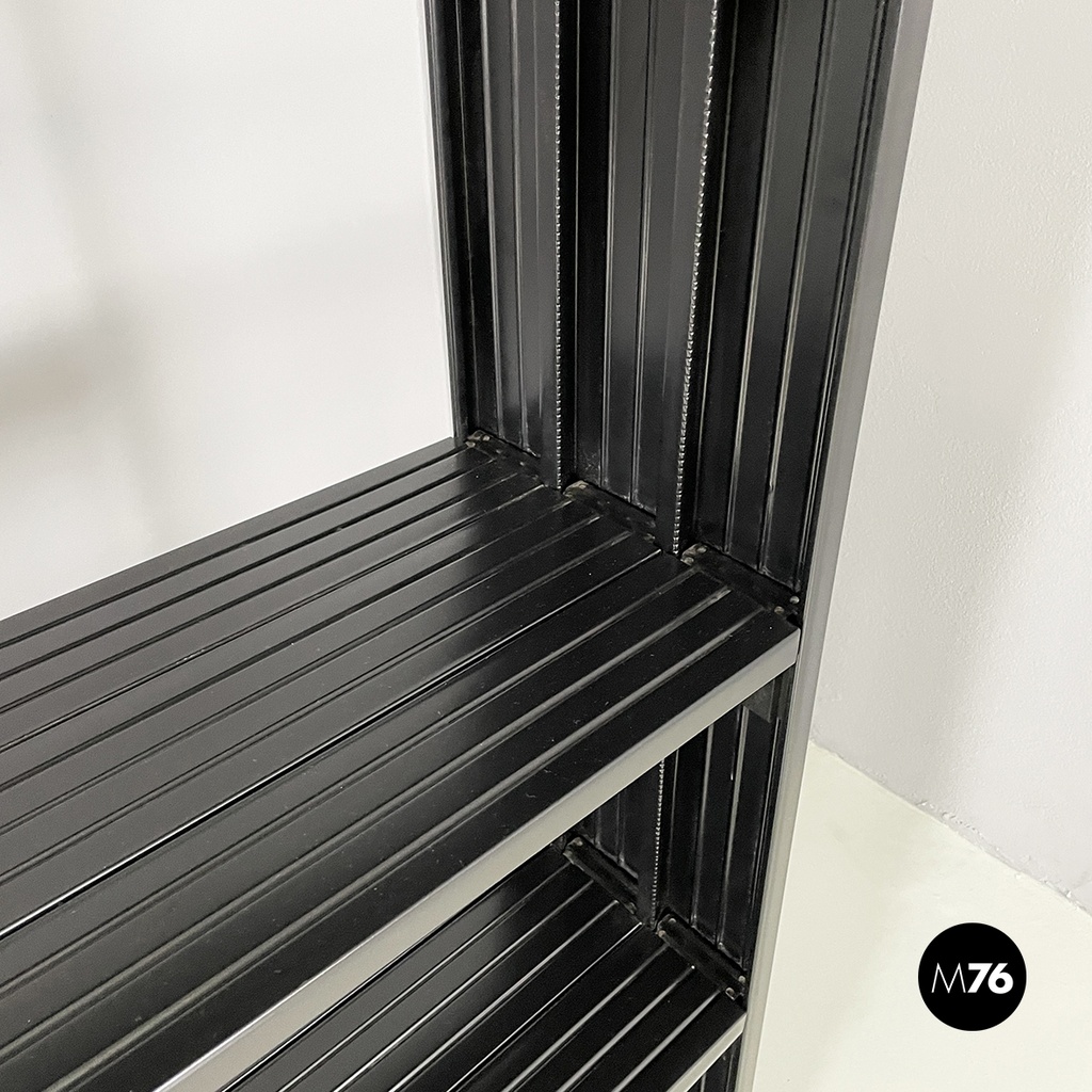 Italian modern Self-supporting bookcases in black plastic by Robots, 1990s