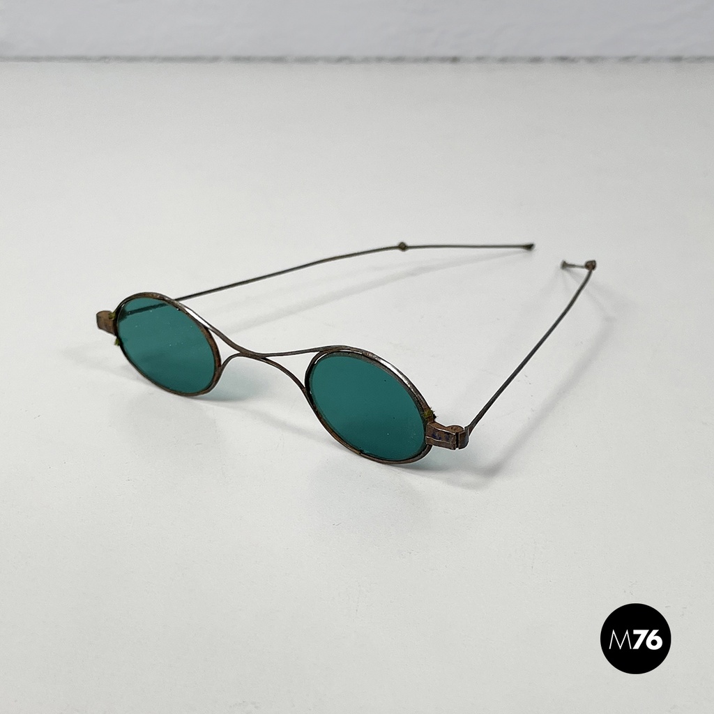 Italian mid-century modern Sunglasses in green glass and metal, mid 1900s