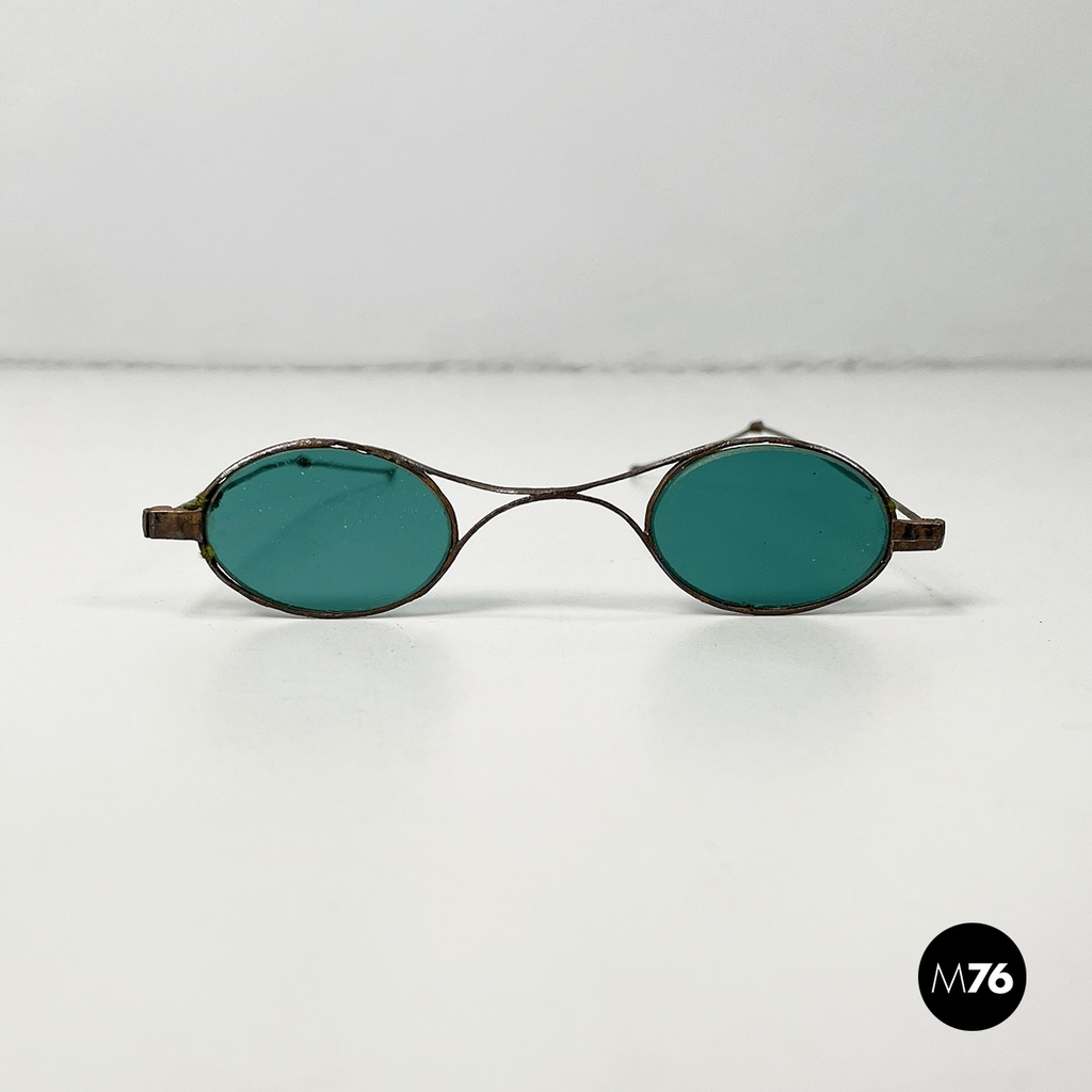 Italian mid-century modern Sunglasses in green glass and metal, mid 1900s