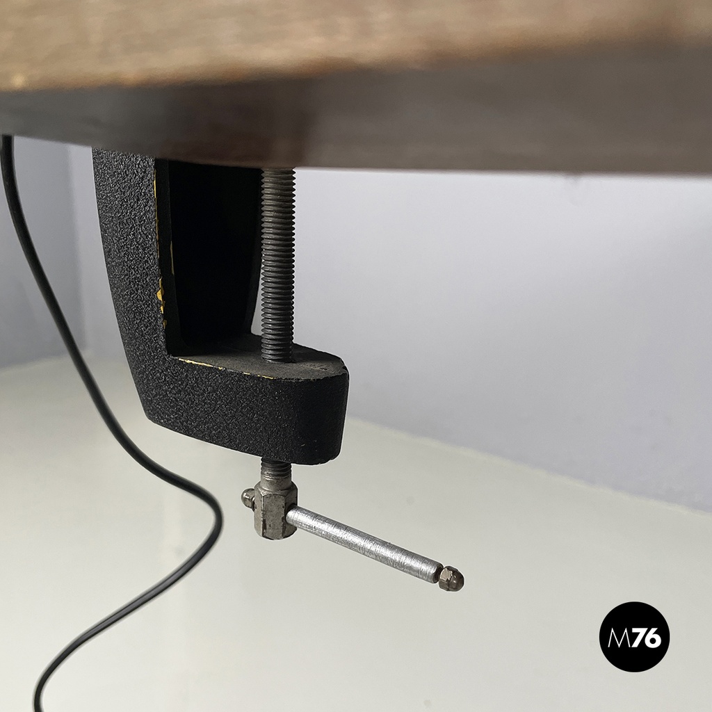 Lampada da tavolo in metallo verniciato nero e oro, 1970 ca.