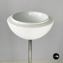 Lampada da terra in metallo e vetro opalino, 1970 ca.