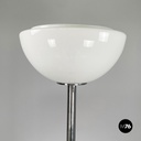 Lampada da terra in metallo e vetro opalino, 1970 ca.