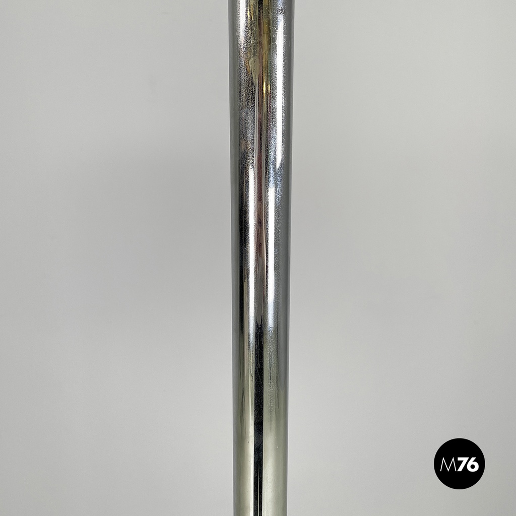 Lampada da terra in metallo e vetro opalino, 1970 ca.