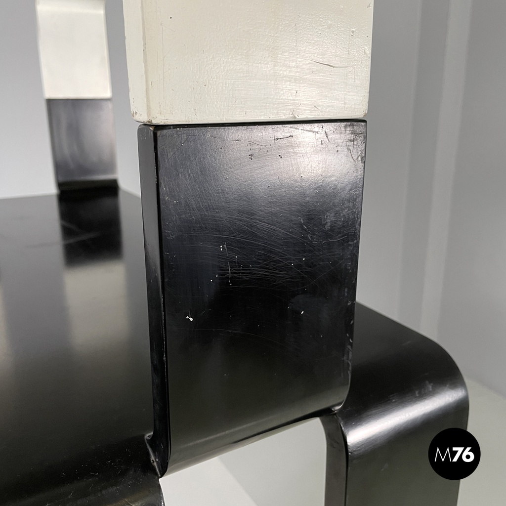 Italian post modern modular curved edges black and white wooden bookcase, 1980s