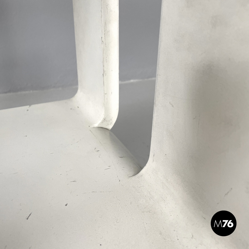 Italian post modern modular curved edges black and white wooden bookcase, 1980s