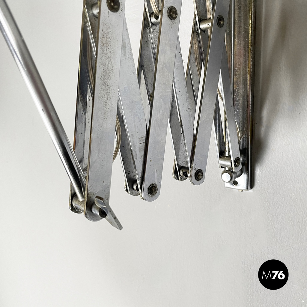 Italian mid-century modern Pantograph wall lamp in red metal, 1960s