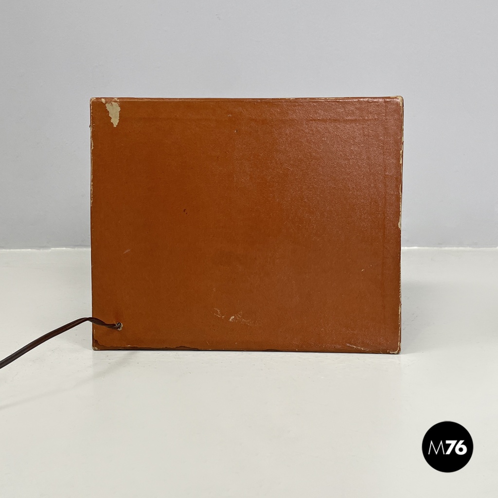 Scatola diorama con scena di celebrazione religiosa, 1950 ca.