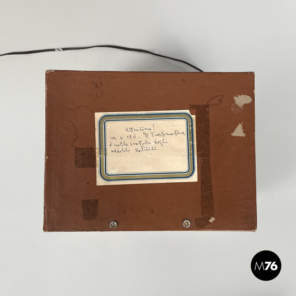 Scatola diorama con scena di celebrazione religiosa, 1950 ca.