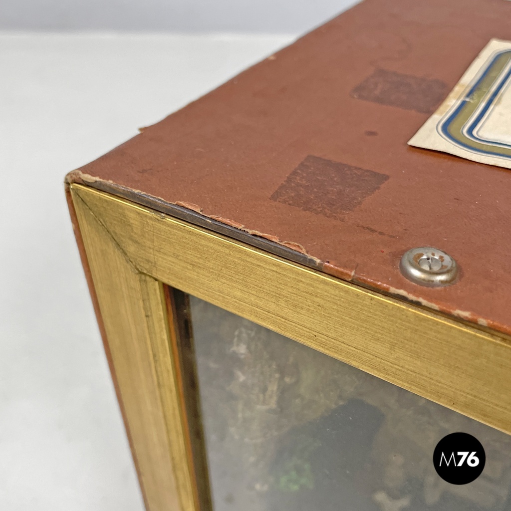 Scatola diorama con scena di celebrazione religiosa, 1950 ca.