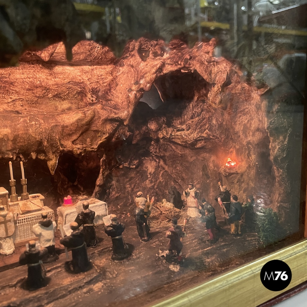 Scatola diorama con scena di celebrazione religiosa, 1950 ca.