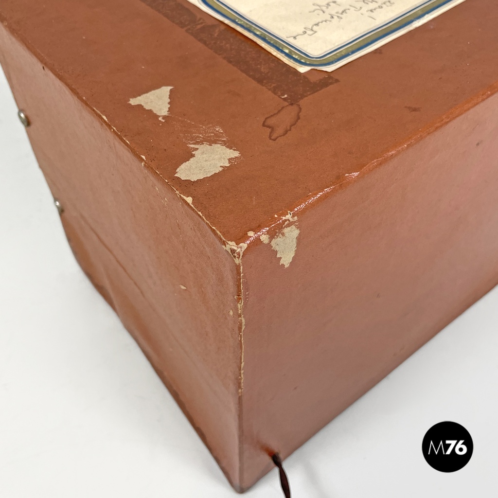 Scatola diorama con scena di celebrazione religiosa, 1950 ca.