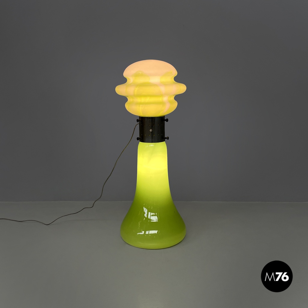 Italian modern round floor lamp in green and white Murano glass, 1970s