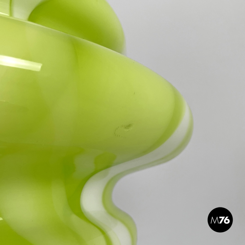 Italian modern round floor lamp in green and white Murano glass, 1970s